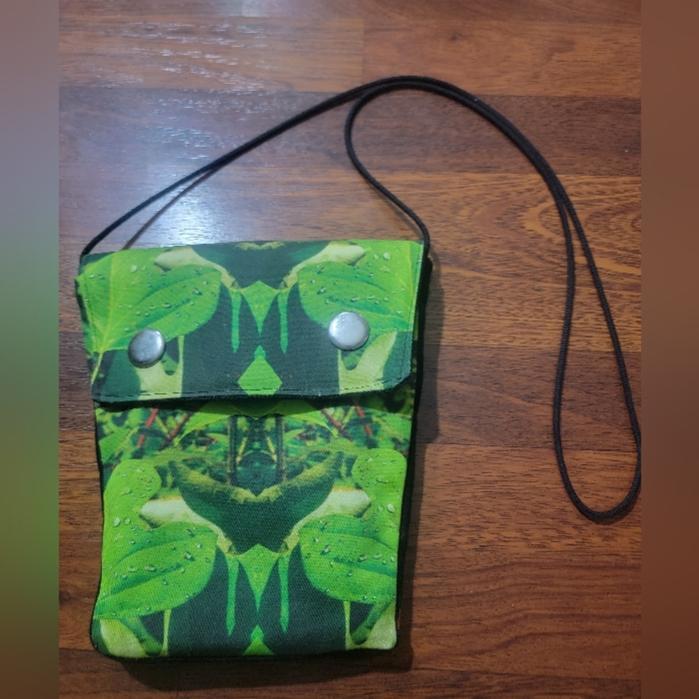 One Of A Kind Crossbody Pyschedelic Green Bag Super Cool Print Like New